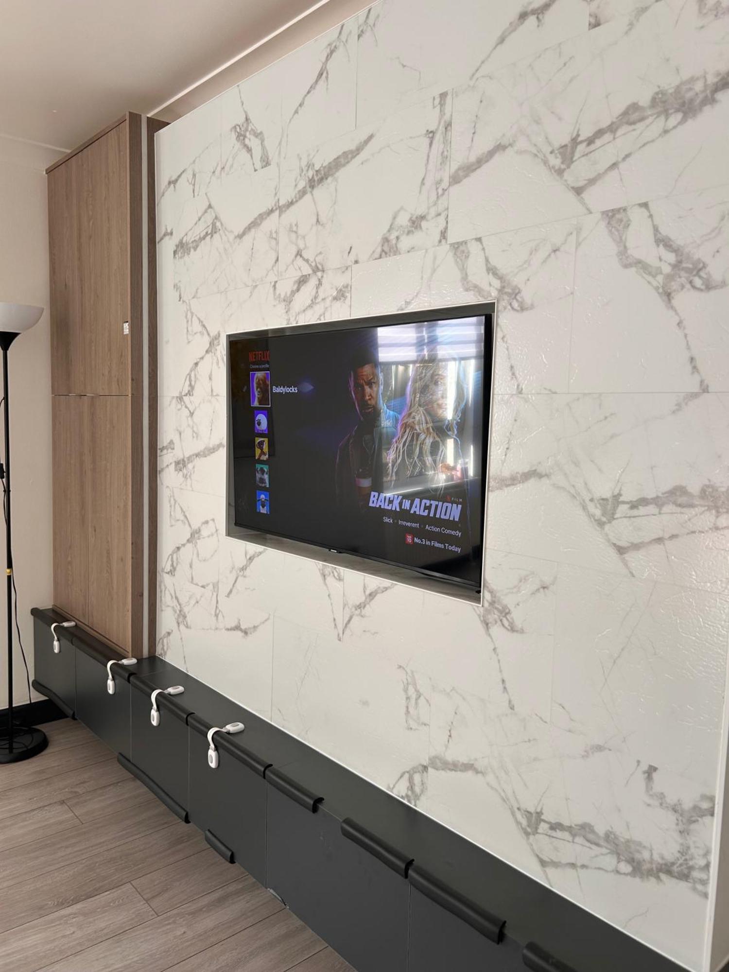 Modern Apartment-sleeps6-parking-seft Check In *