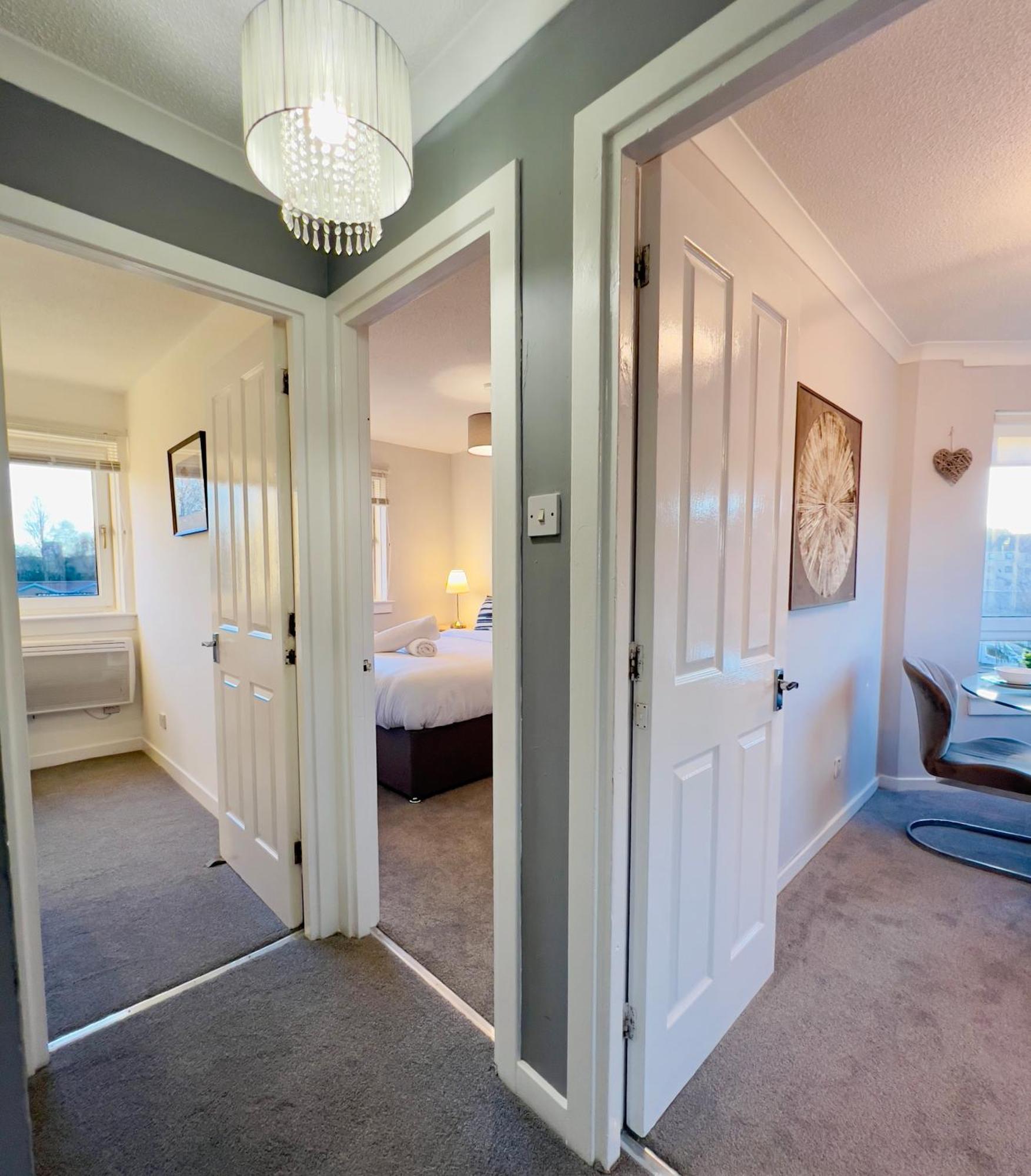 Chic & Cozy 2-bed Flat In - Free Parking