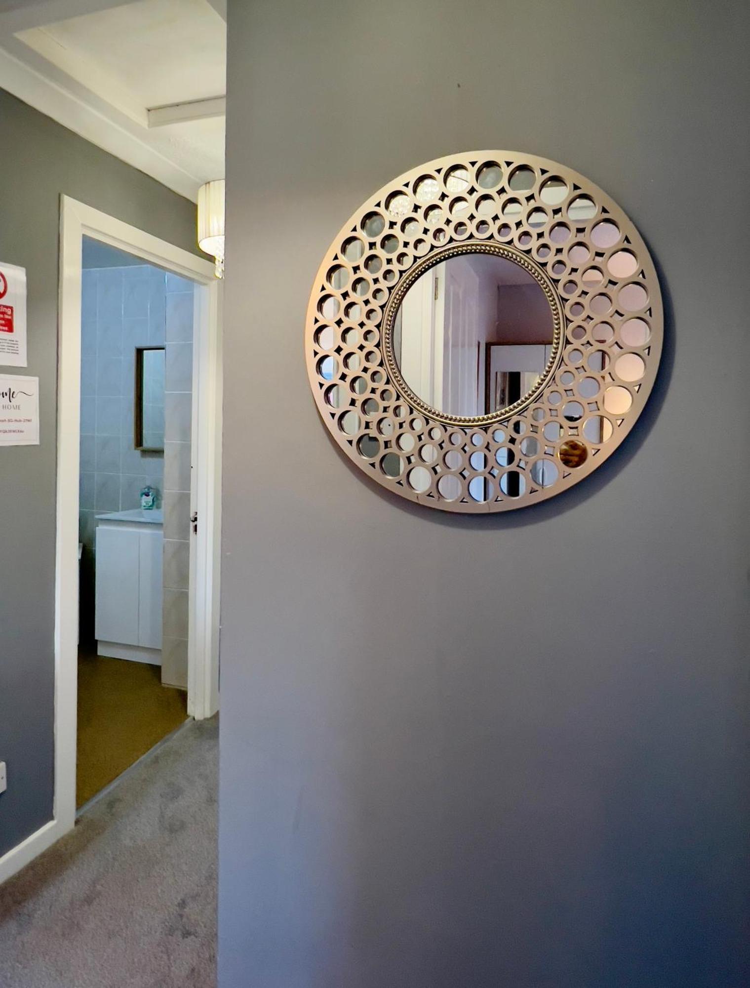 Chic & Cozy 2-bed Flat In - Free Parking