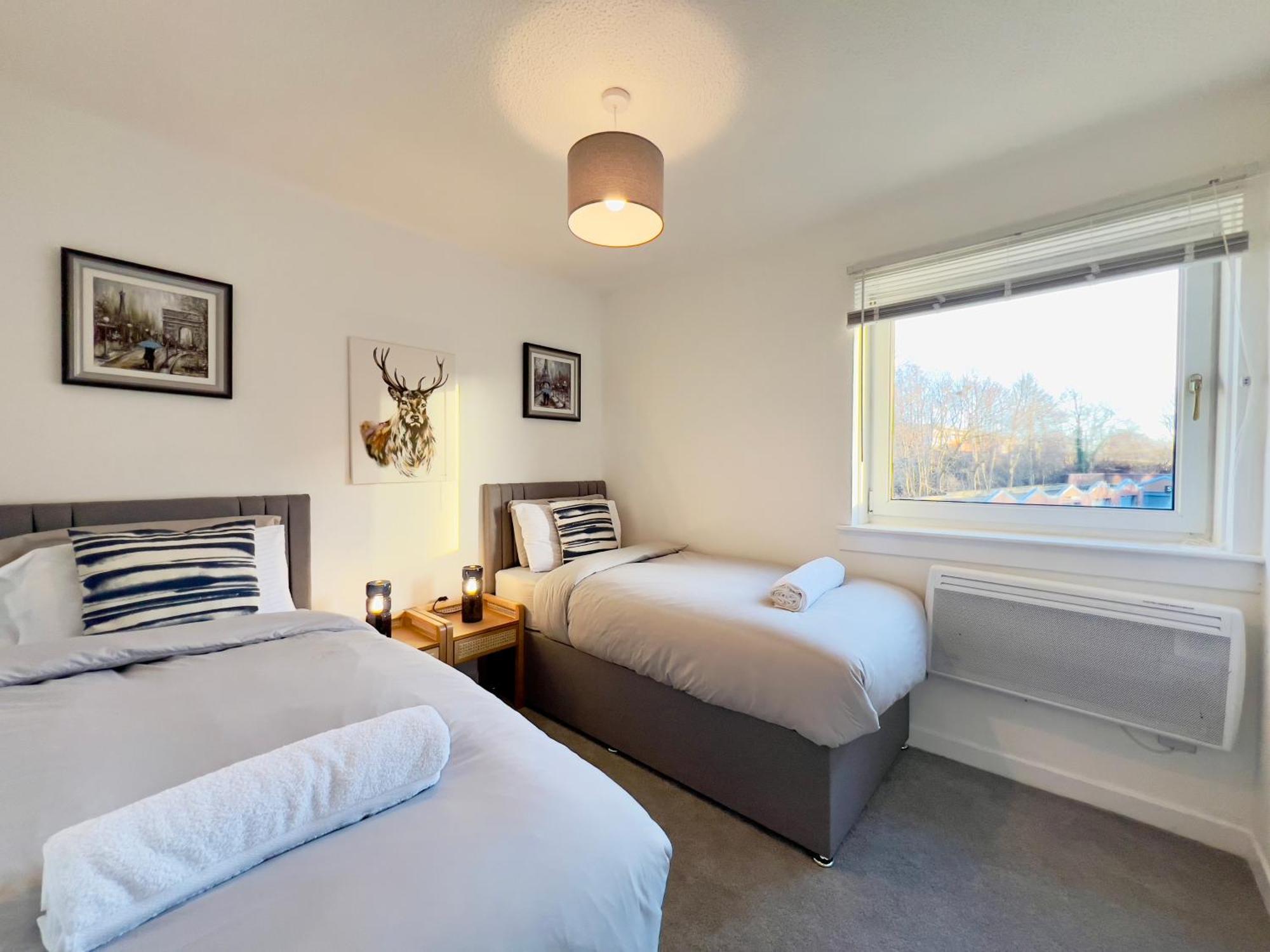 Chic & Cozy 2-bed Flat In - Free Parking Apartment Glasgow