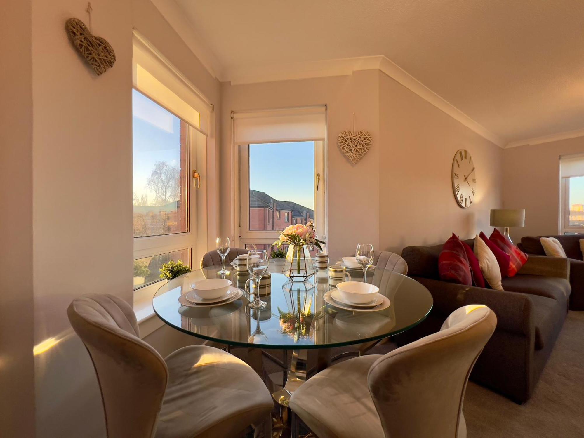 Chic & Cozy 2-bed Flat In - Free Parking Glasgow