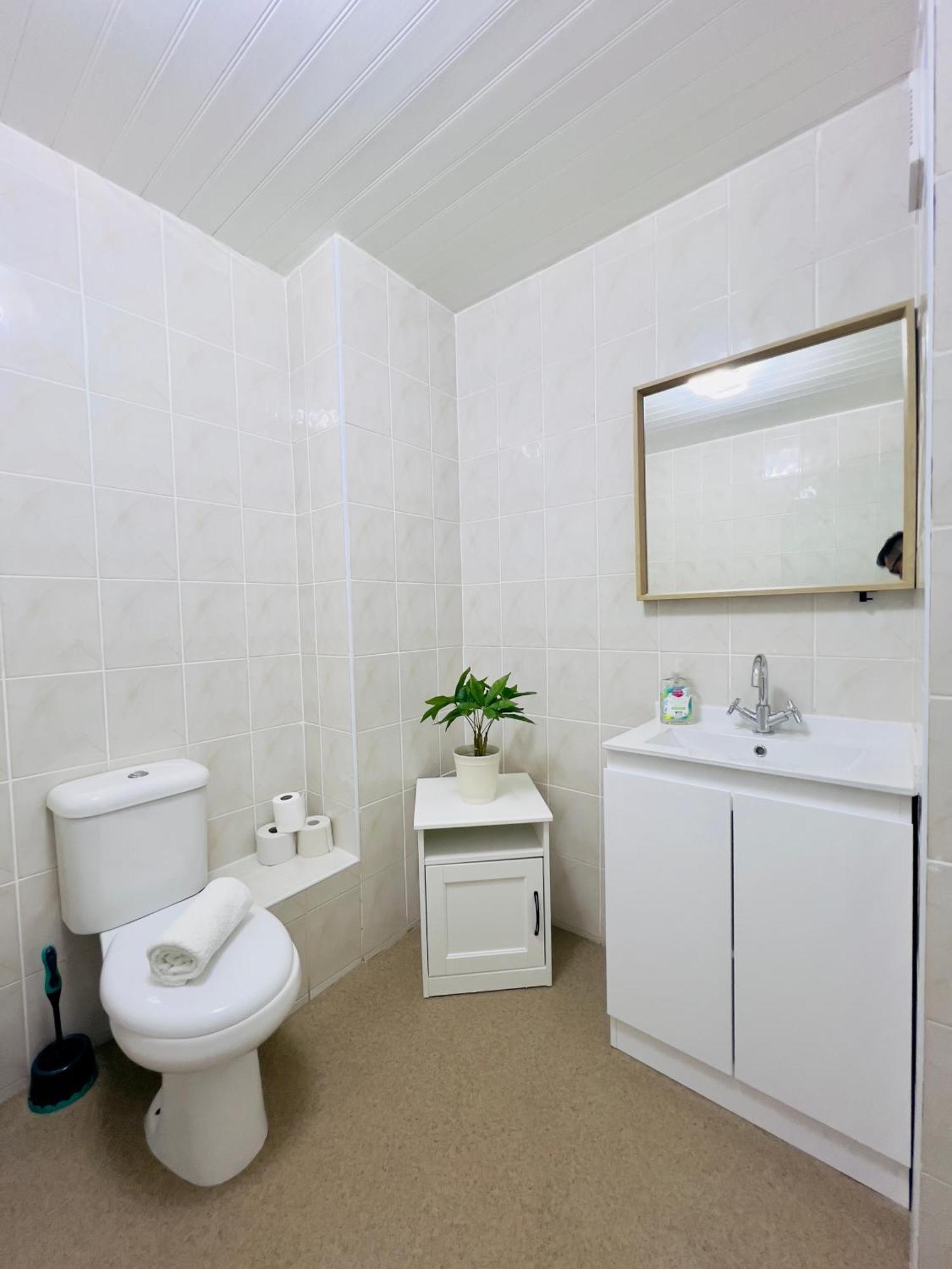 Chic & Cozy 2-bed Flat In - Free Parking * Glasgow