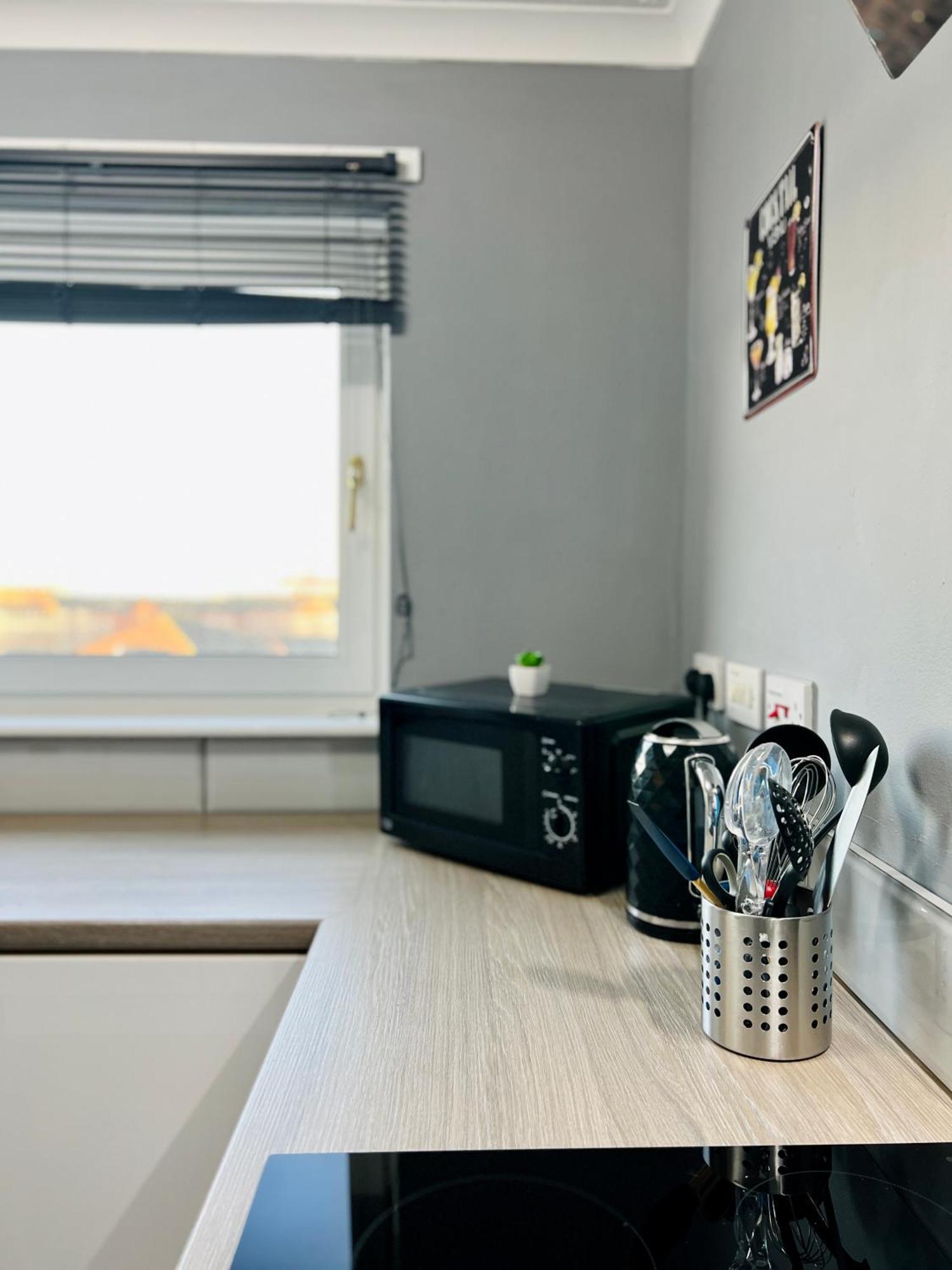 Chic & Cozy 2-bed Flat In - Free Parking Apartment *