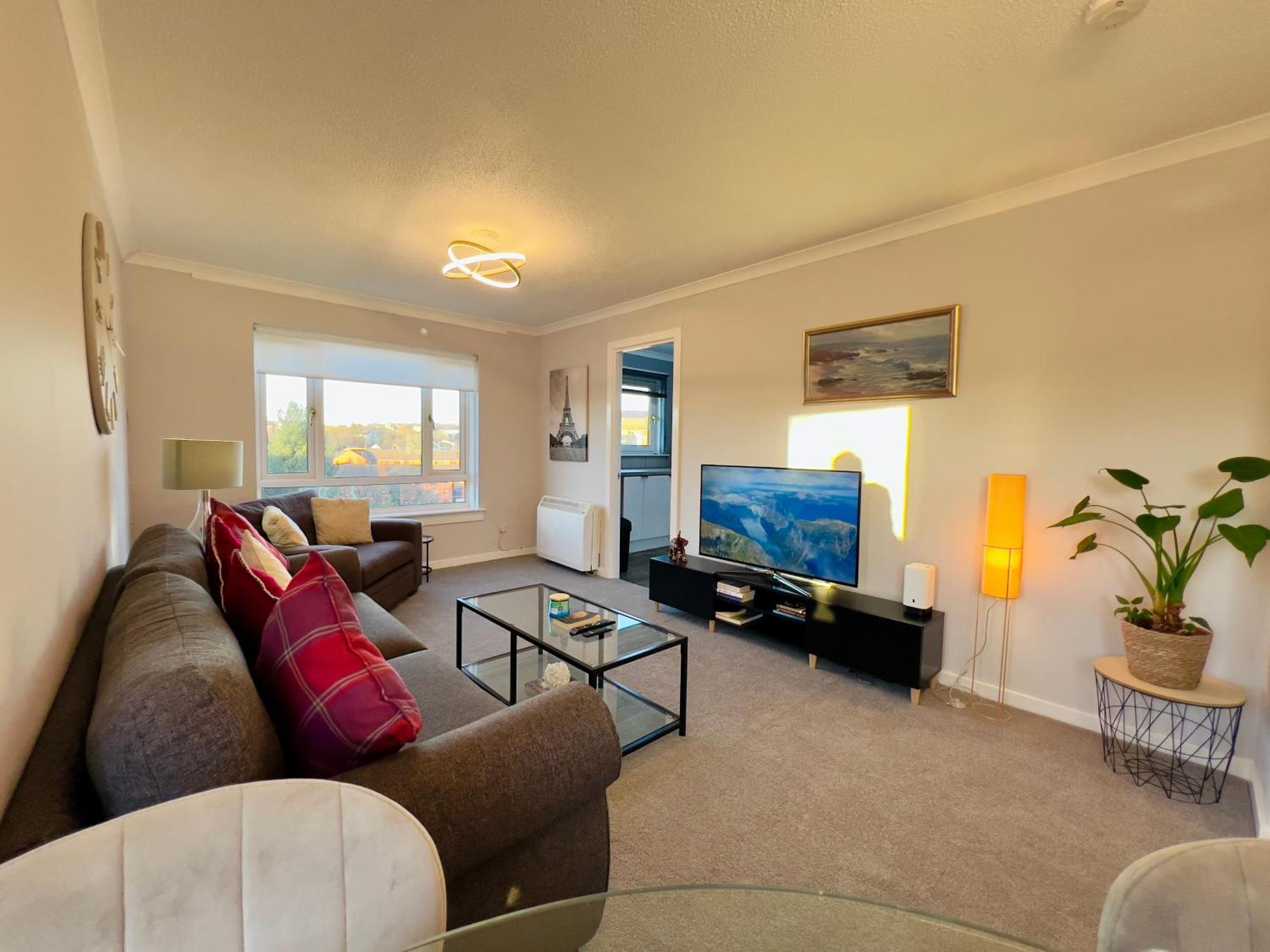 Chic & Cozy 2-bed Flat In - Free Parking Apartment