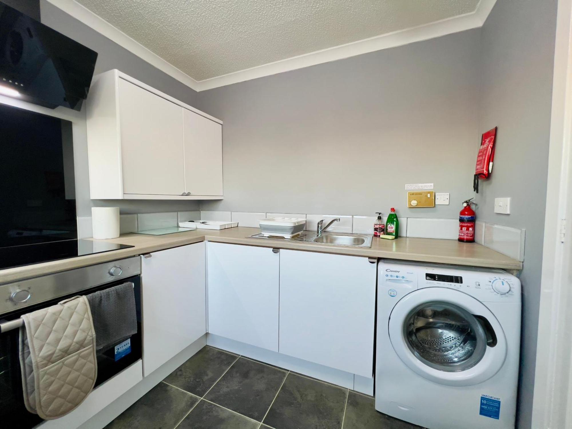 Apartment Chic & Cozy 2-bed Flat In - Free Parking