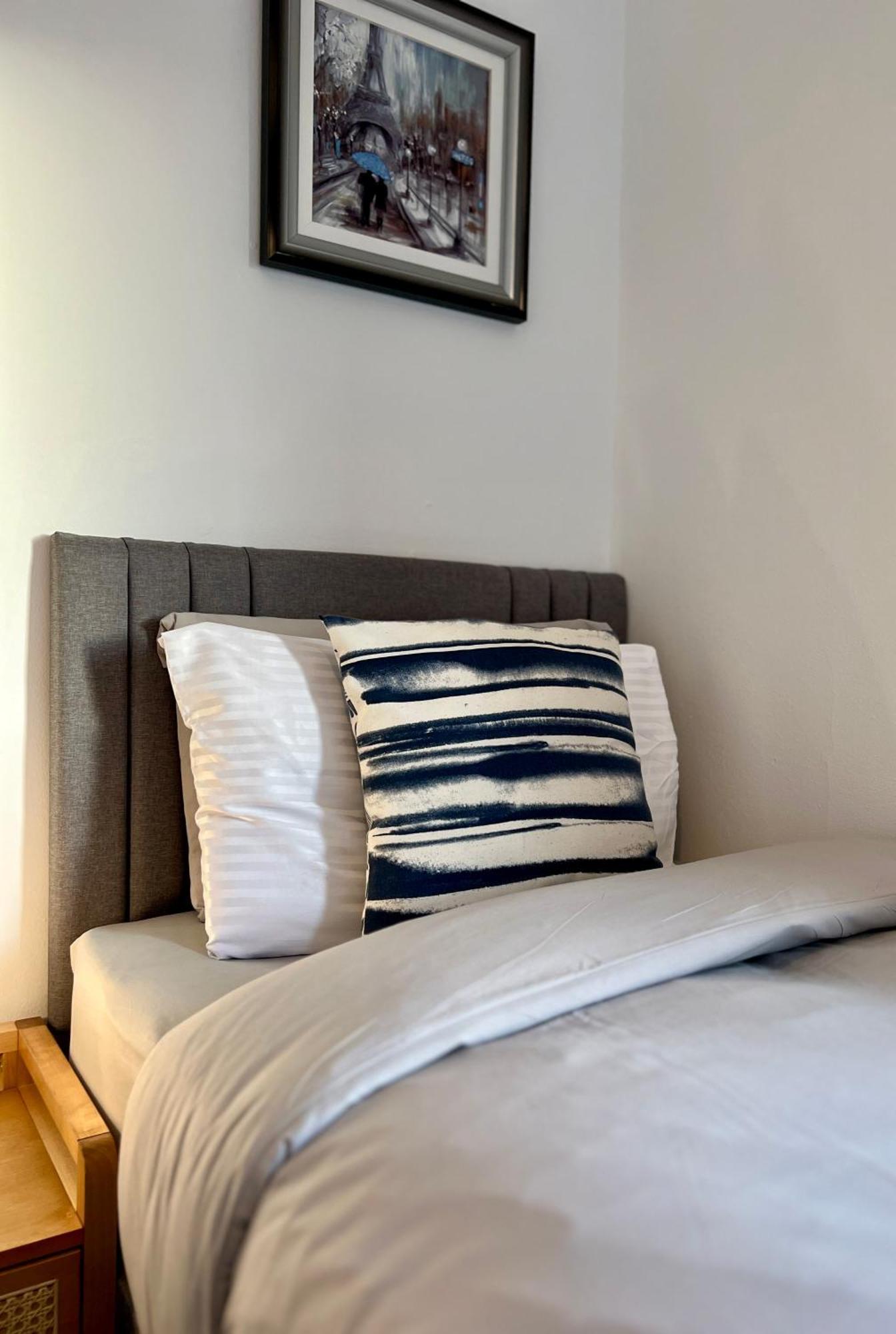 Chic & Cozy 2-bed Flat In - Free Parking Apartment Glasgow