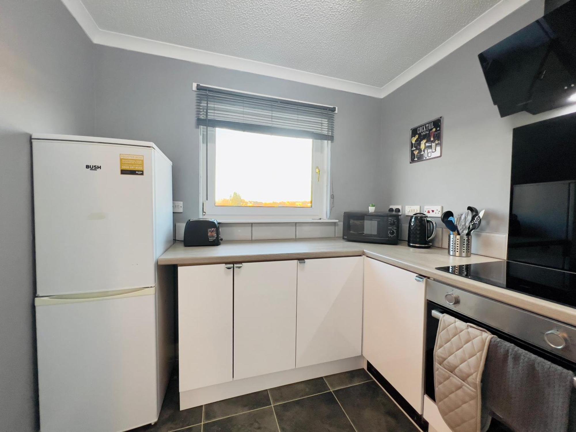 Chic & Cozy 2-bed Flat In - Free Parking *