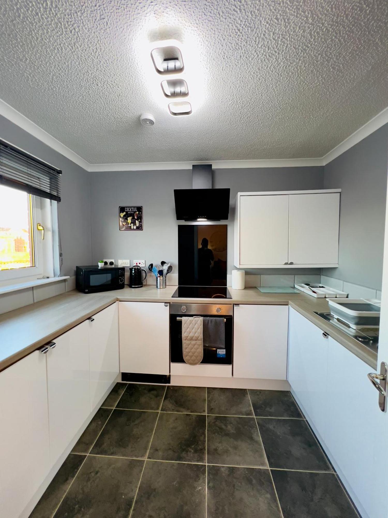 Chic & Cozy 2-bed Flat In - Free Parking Glasgow