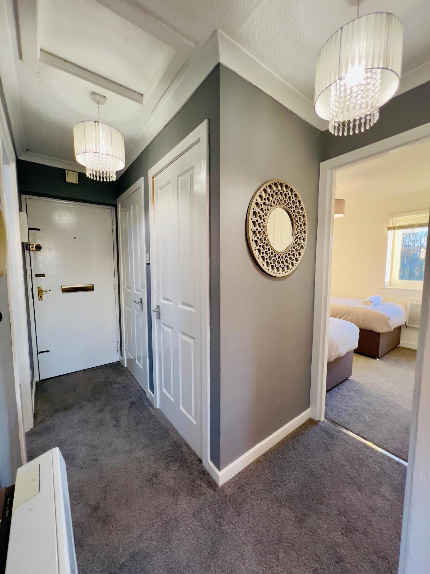 Chic & Cozy 2-bed Flat In - Free Parking * Glasgow