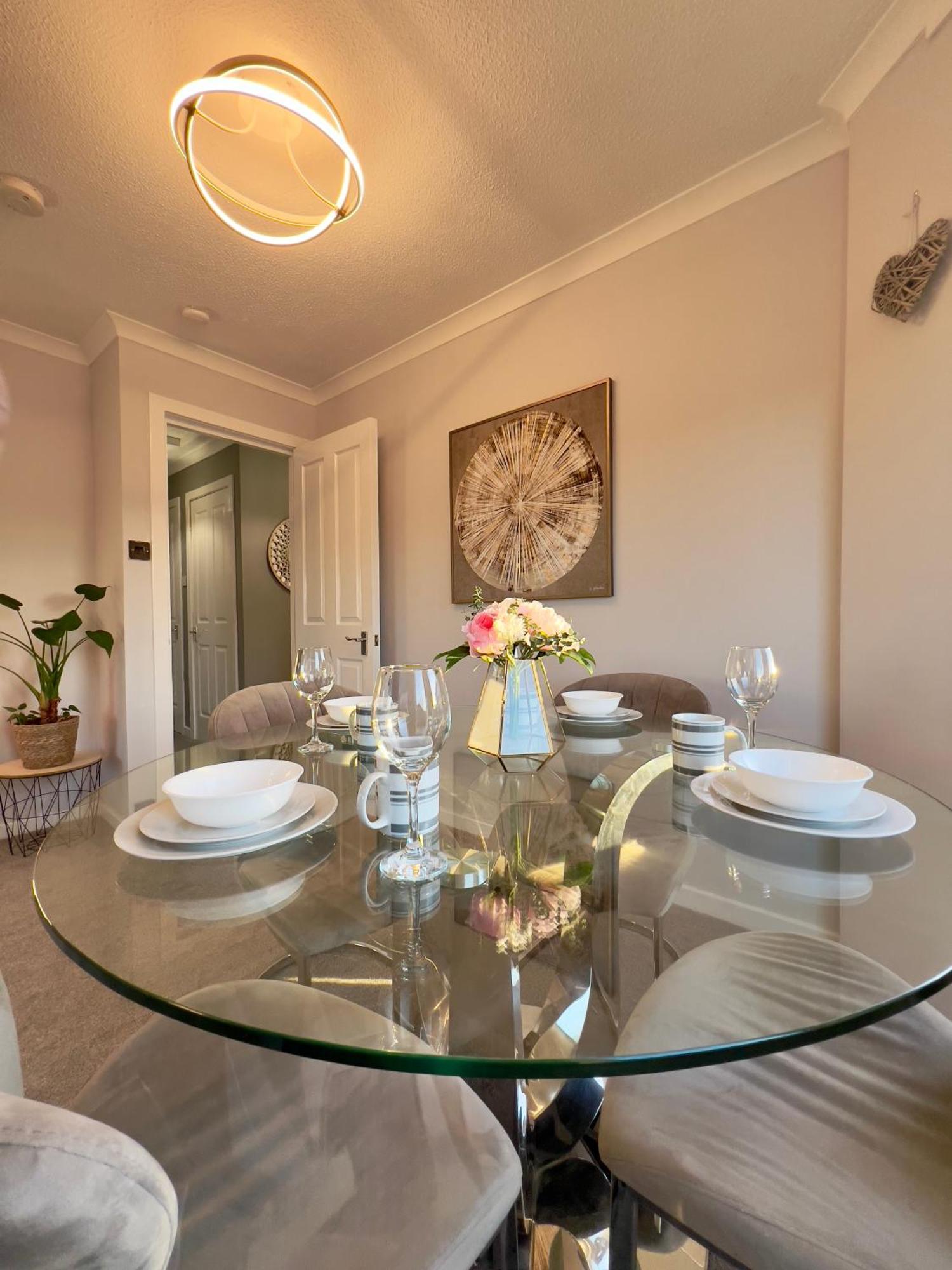 Chic & Cozy 2-bed Flat In - Free Parking Apartment *