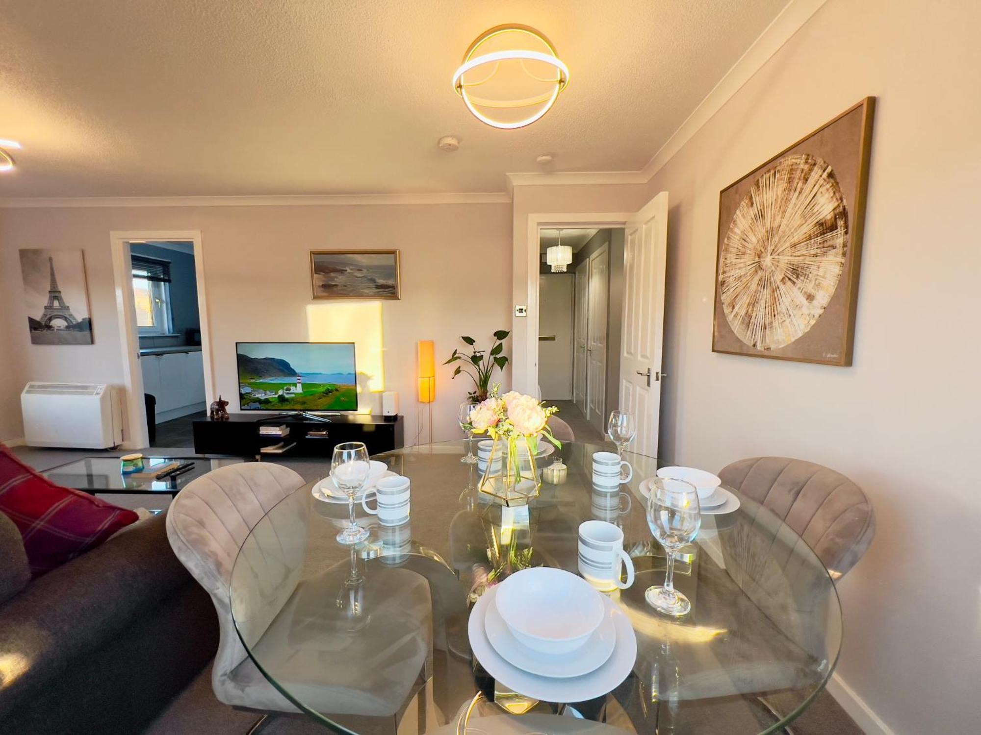 Chic & Cozy 2-bed Flat In - Free Parking Apartment Glasgow