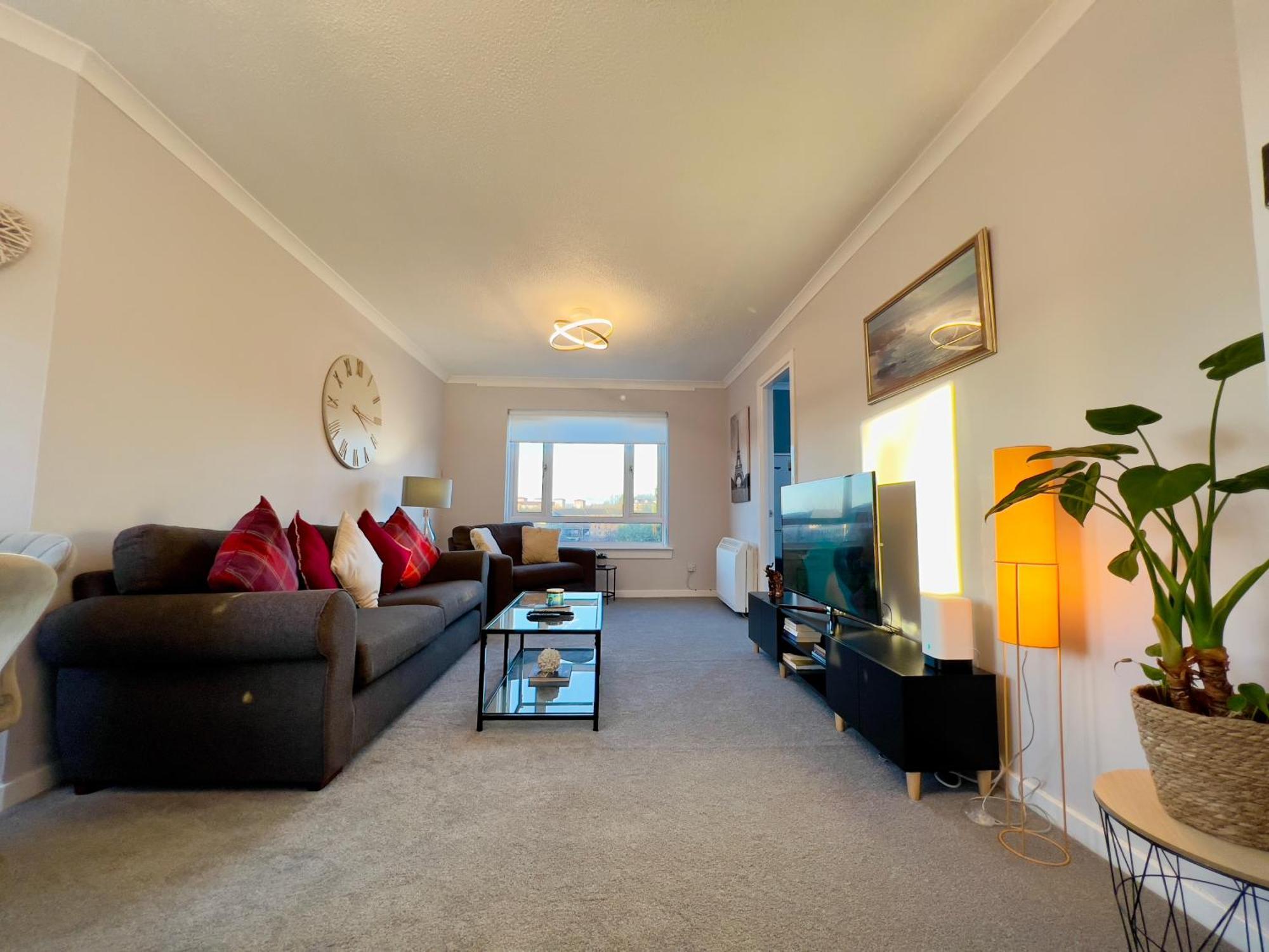 Chic & Cozy 2-bed Flat In - Free Parking Apartment *