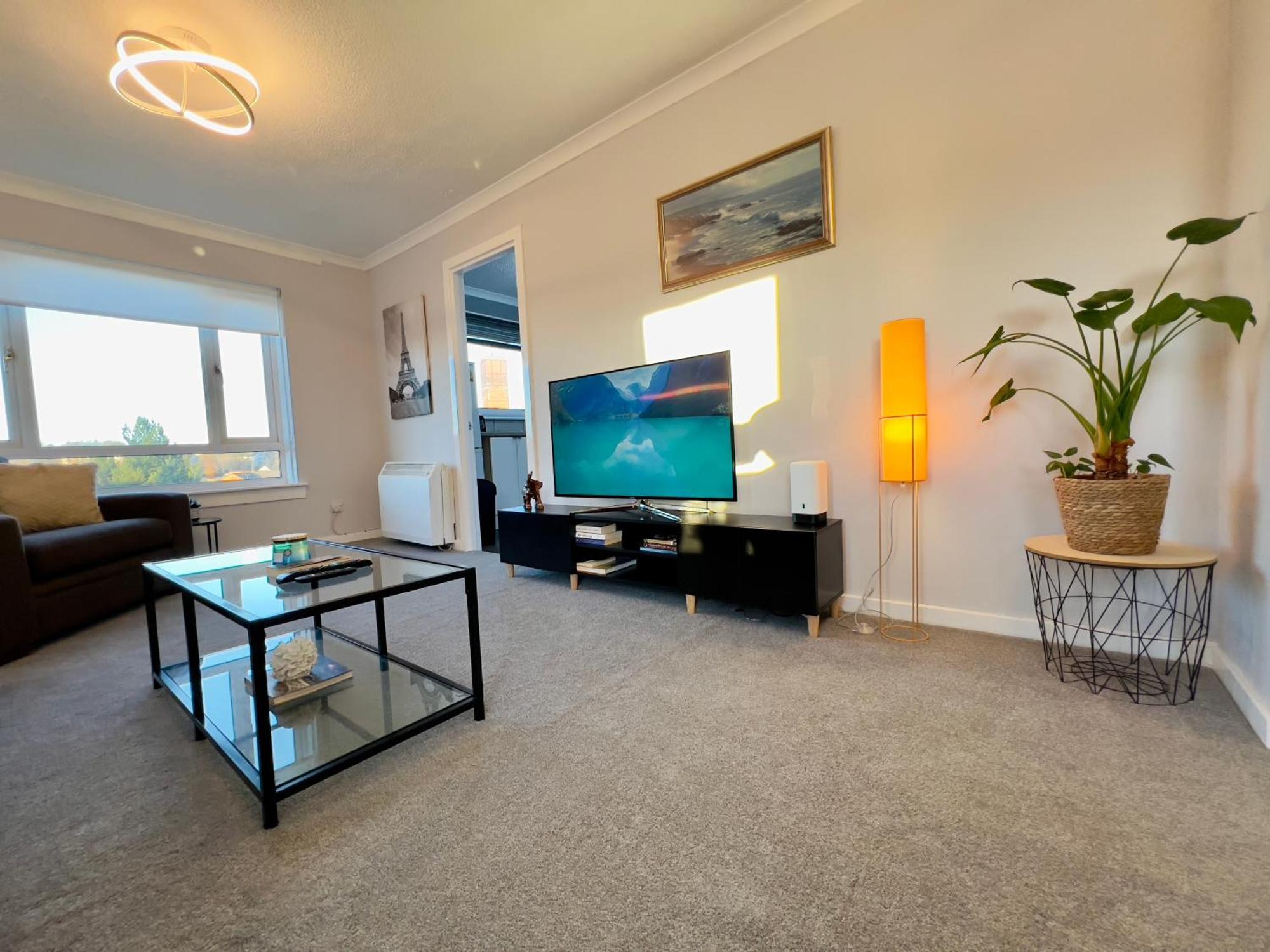 Apartment Chic & Cozy 2-bed Flat In - Free Parking