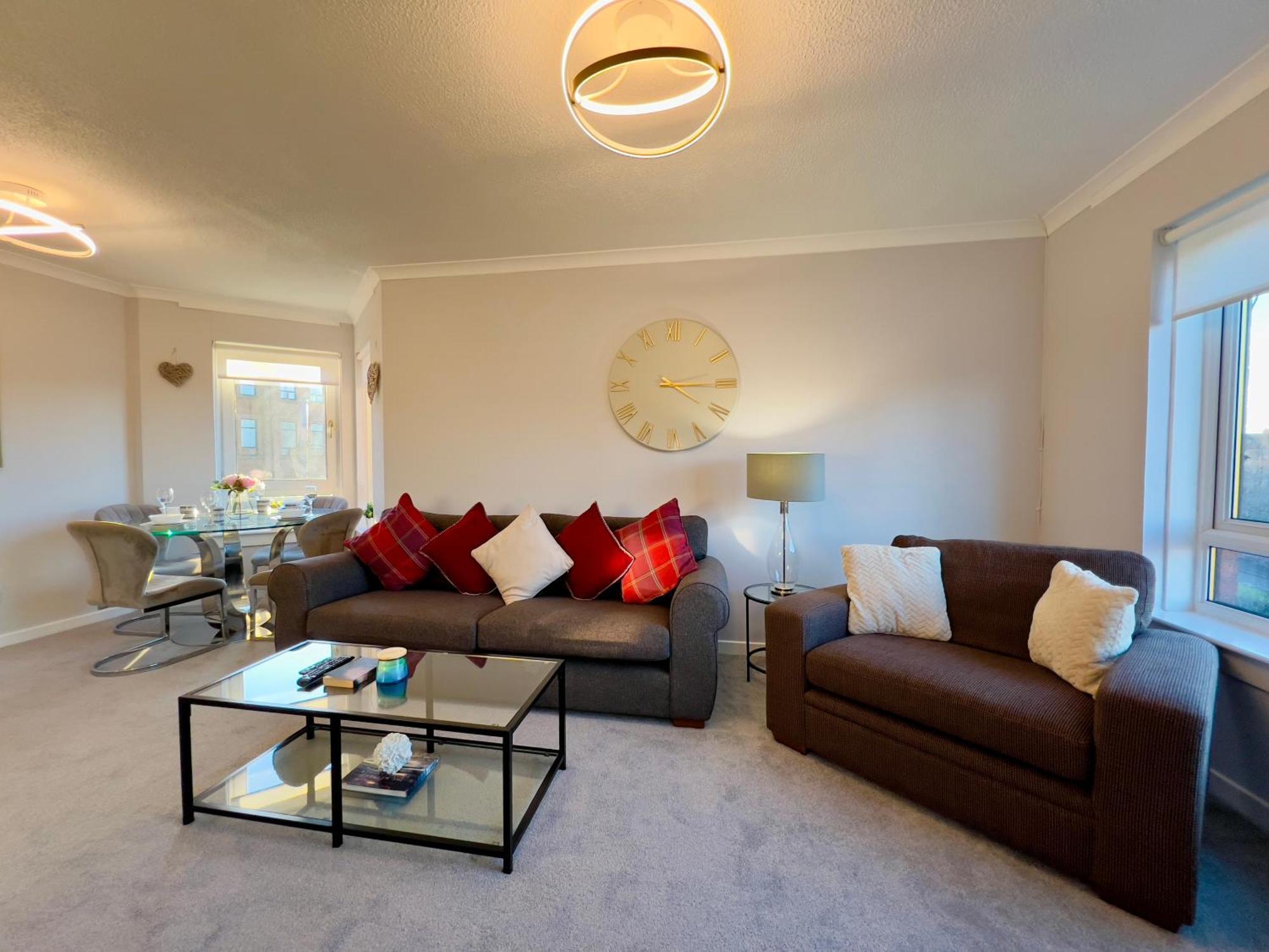 Chic & Cozy 2-bed Flat In - Free Parking Apartment *