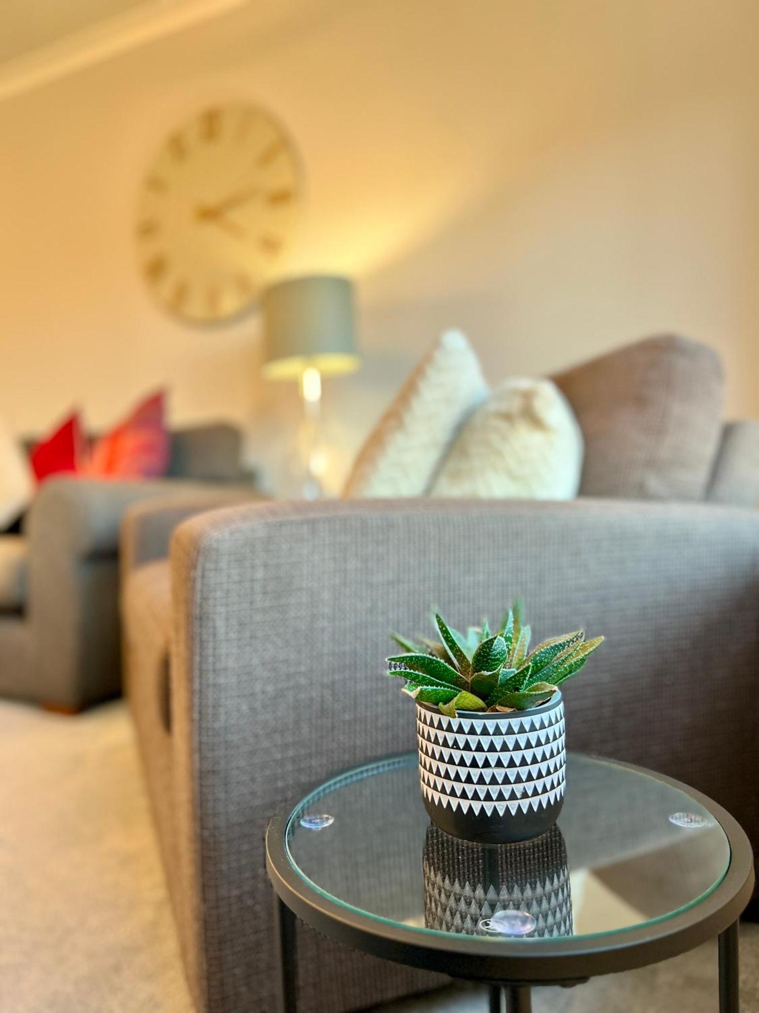 Apartment Chic & Cozy 2-bed Flat In - Free Parking Glasgow