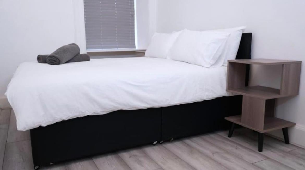Newly Refurbished 2 Bed ! * Glasgow