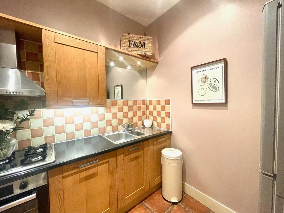 Apartment - Stylish 2 Bed In Unique Ibrox Location Nearby Subway And Free Parking Glasgow