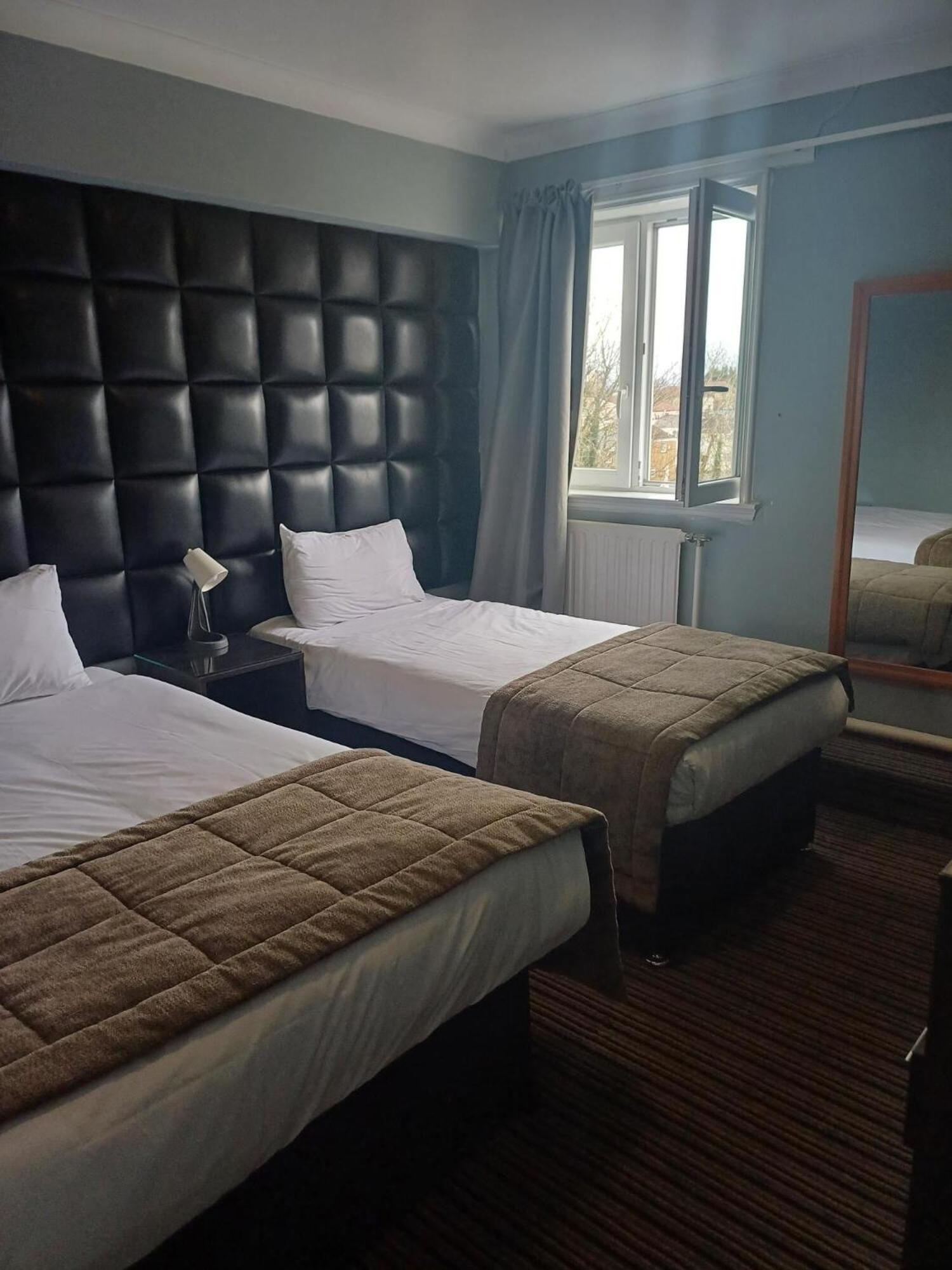Kings Park Hotel