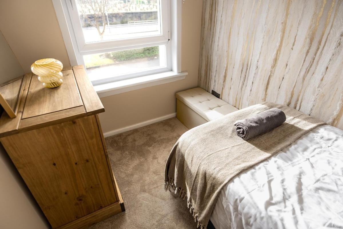 Holiday home Spacious 3 Bed In With Free Parking *
