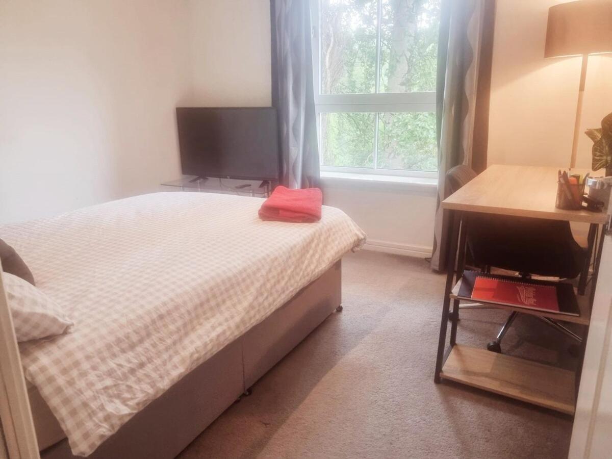 Modern Two Bed With Free Parking * Glasgow