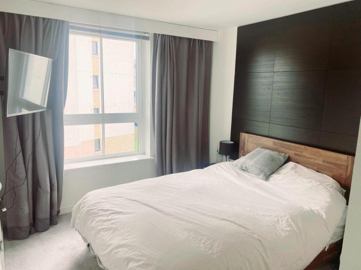 Modern Two Bed With Free Parking Apartment Glasgow