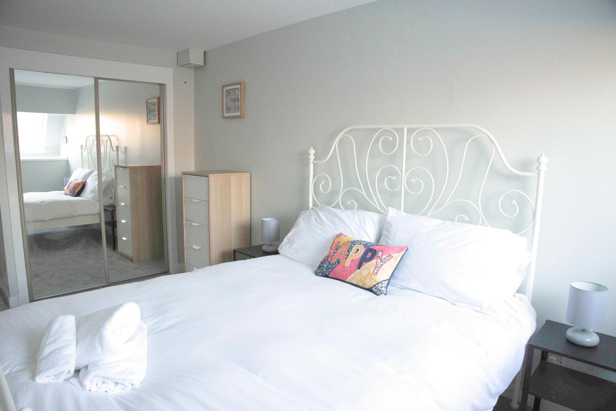 Apartment Fabulous Stylish Flat In Merchant & Free Secure Parking Glasgow