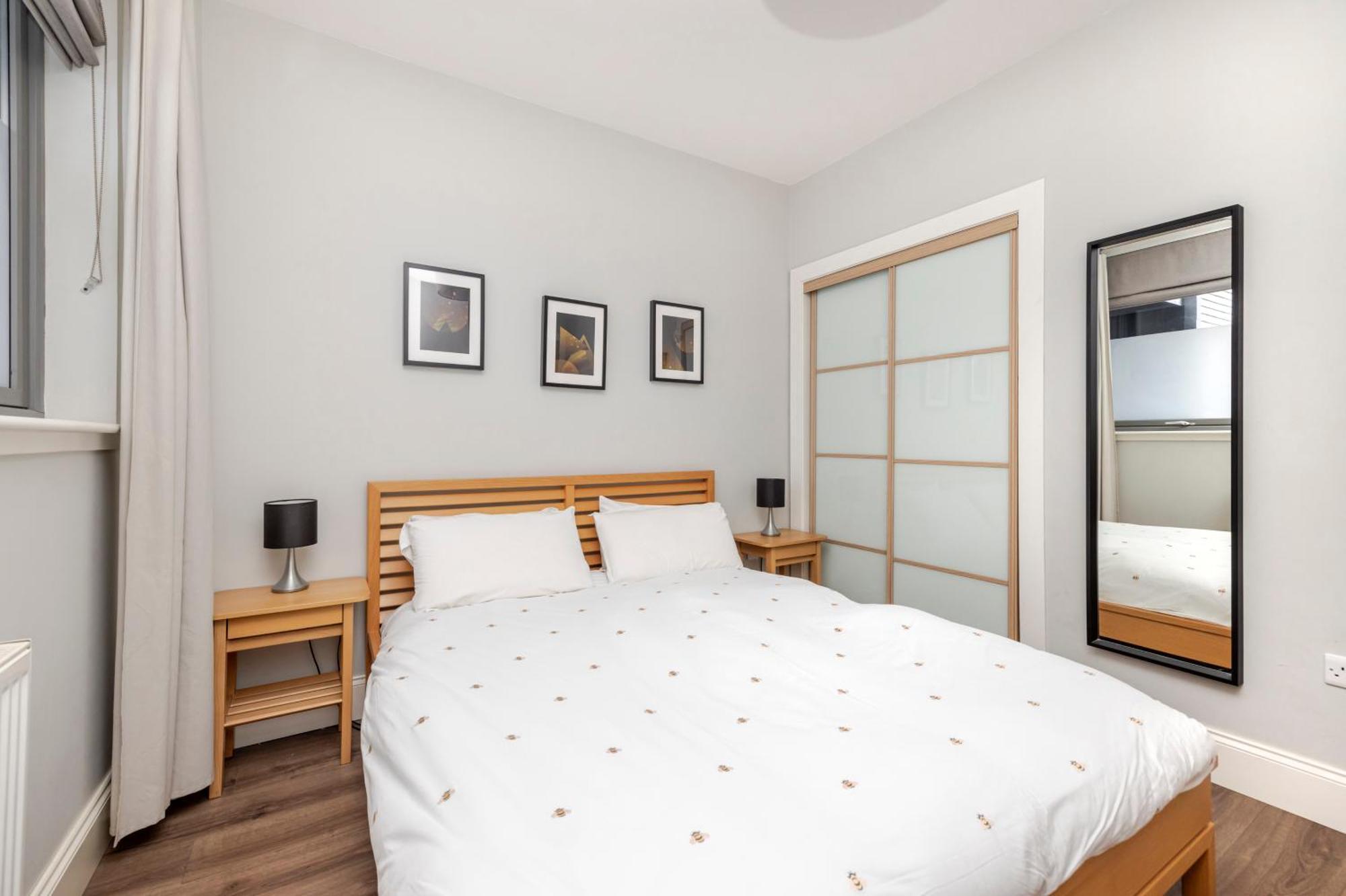 Apartment Joivy Chic Flat With Balcony In Merchant