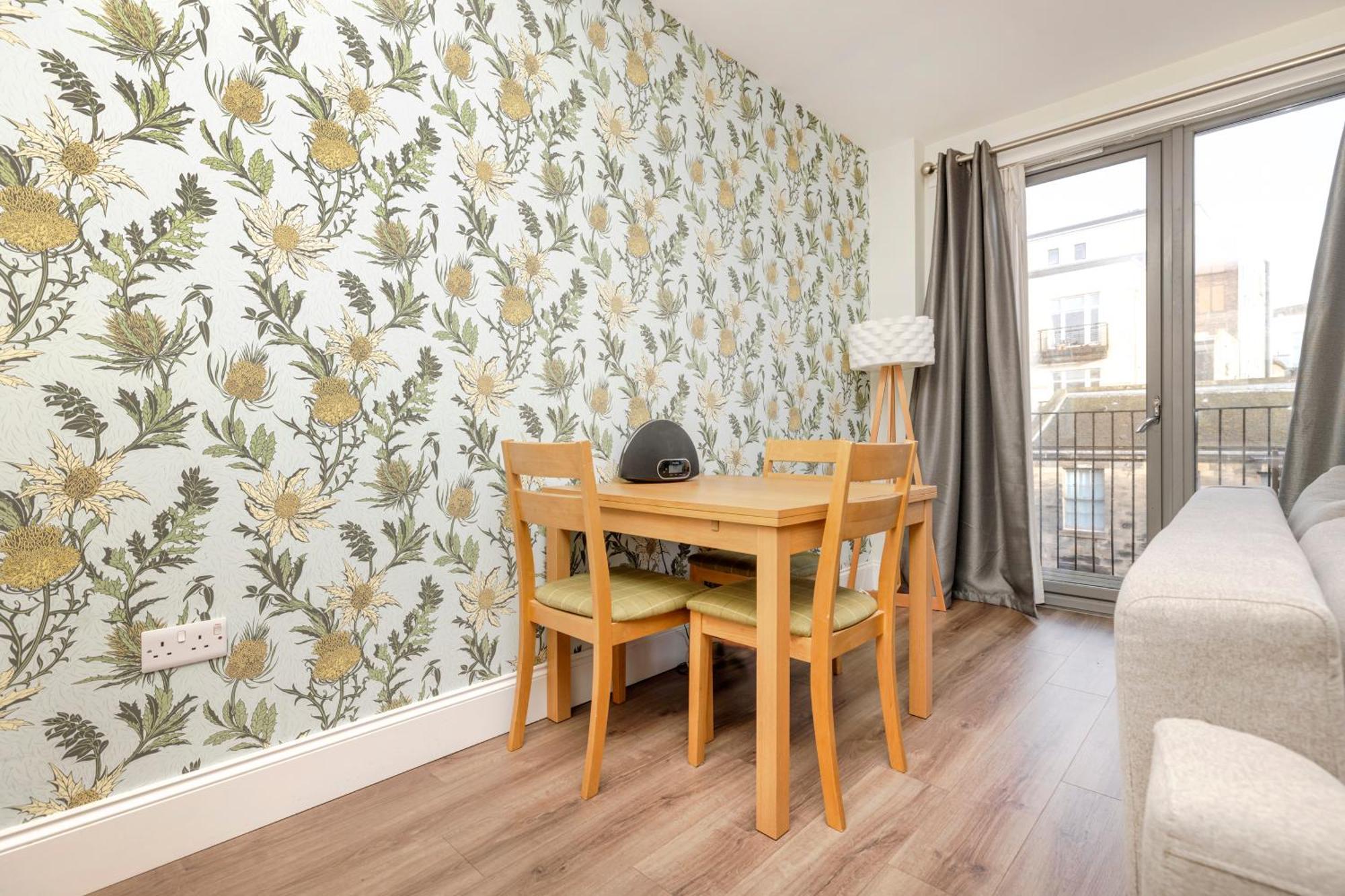 Joivy Chic Flat With Balcony In Merchant