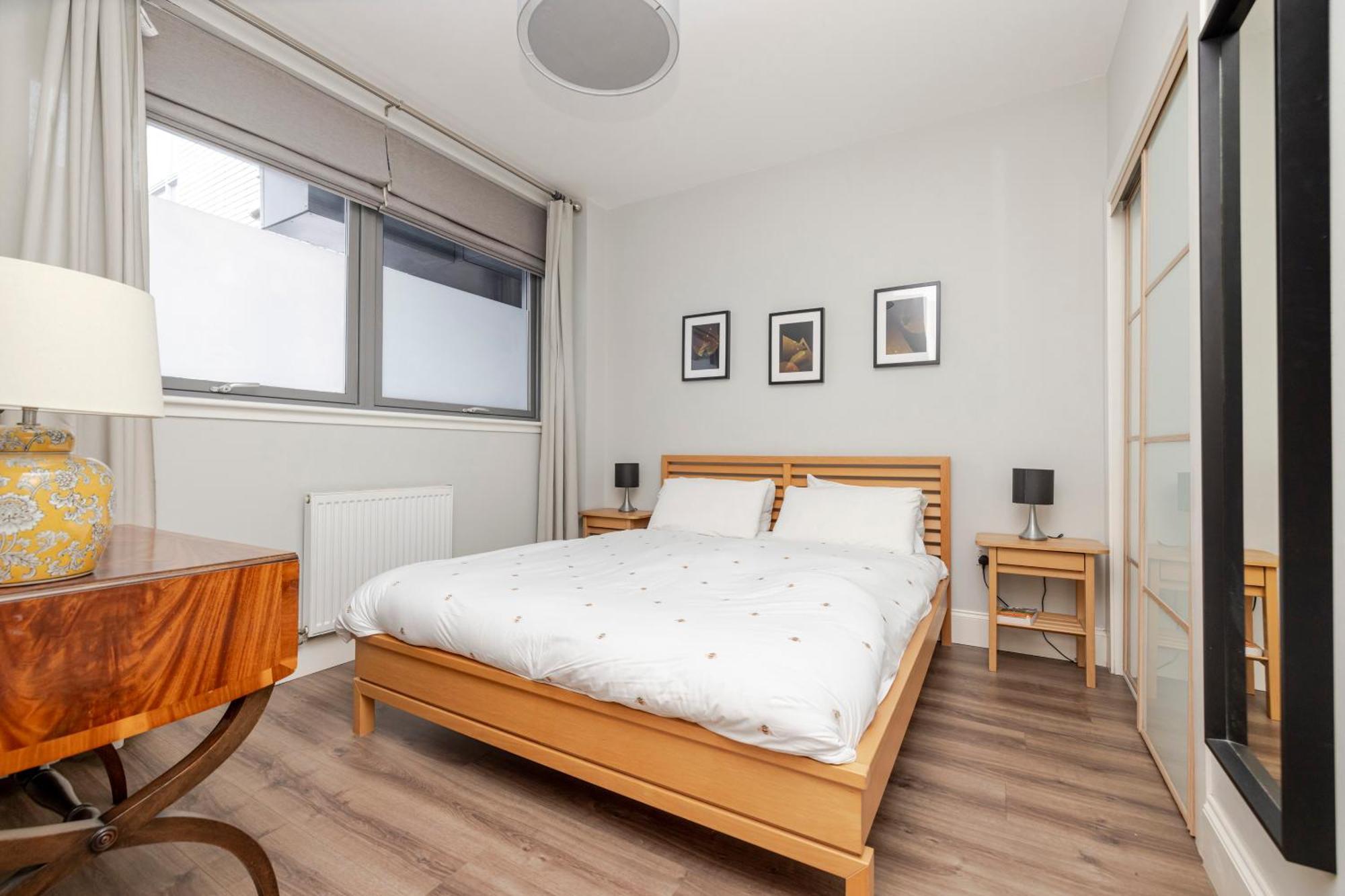 Joivy Chic Flat With Balcony In Merchant * Glasgow