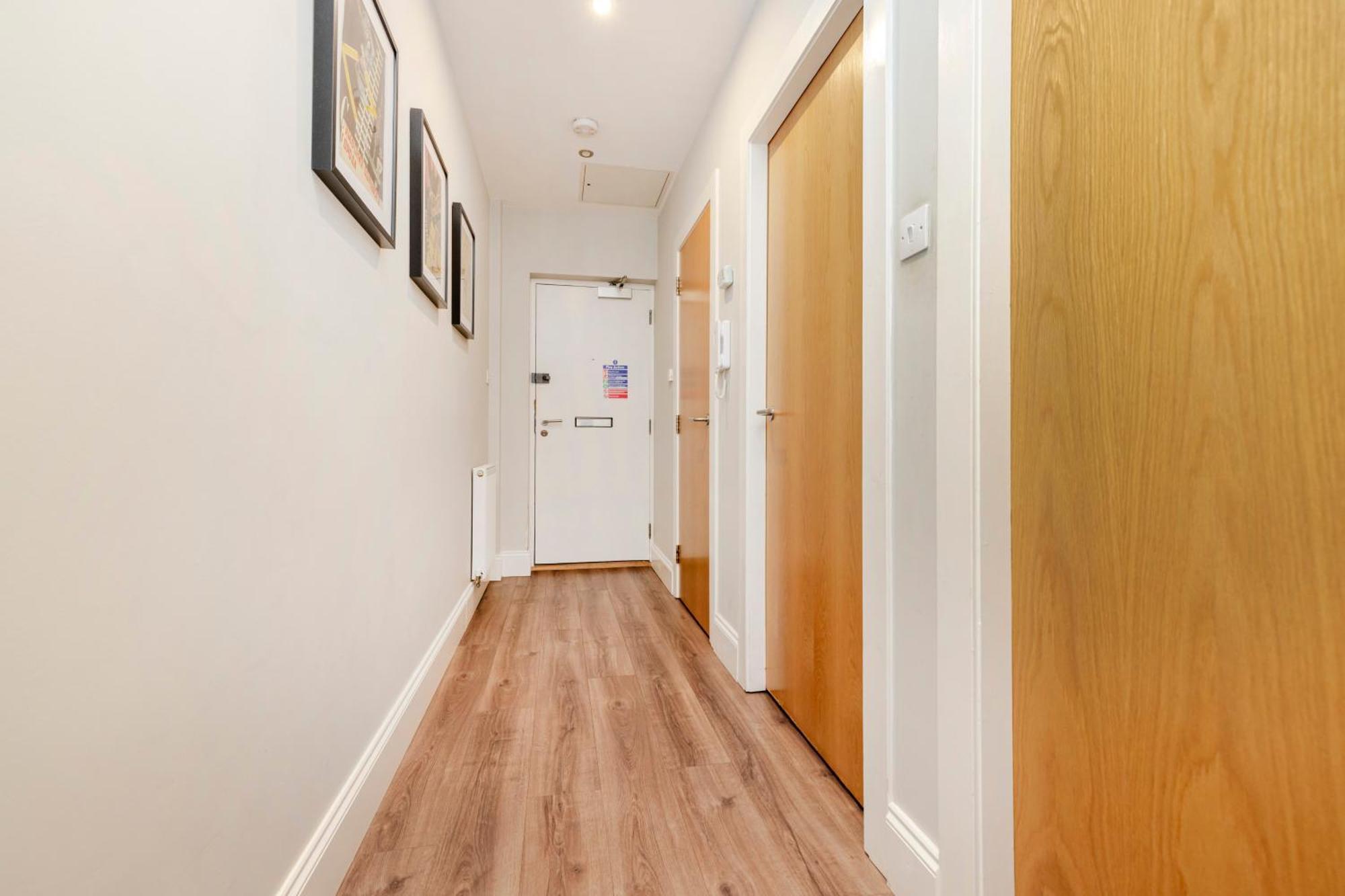 Joivy Chic Flat With Balcony In Merchant Apartment *