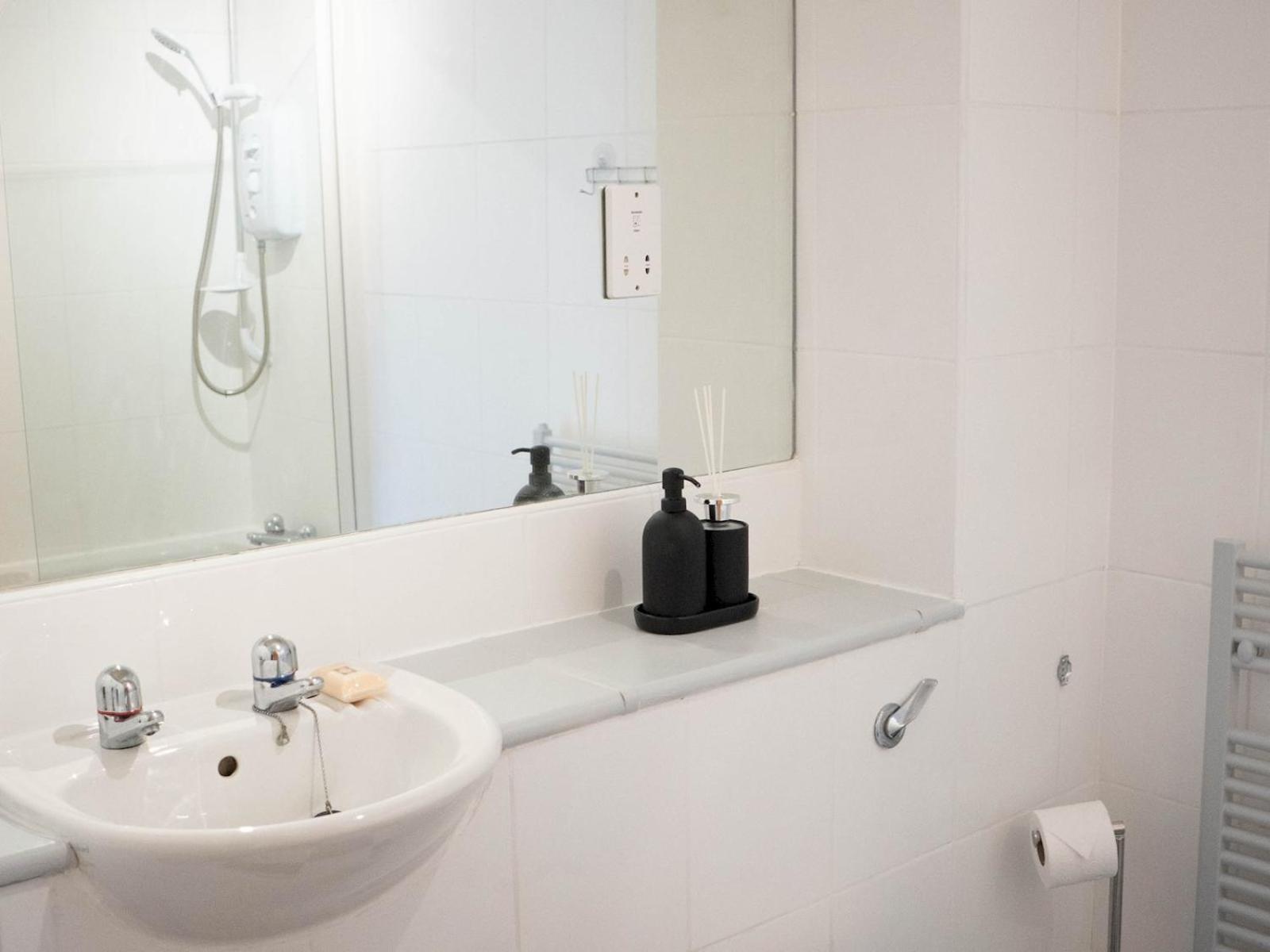 Perfect Location In Heart Of West End Pass The Keys Apartment Glasgow