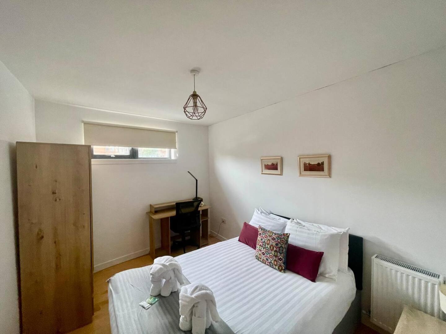 Perfect Location In Heart Of West End Pass The Keys