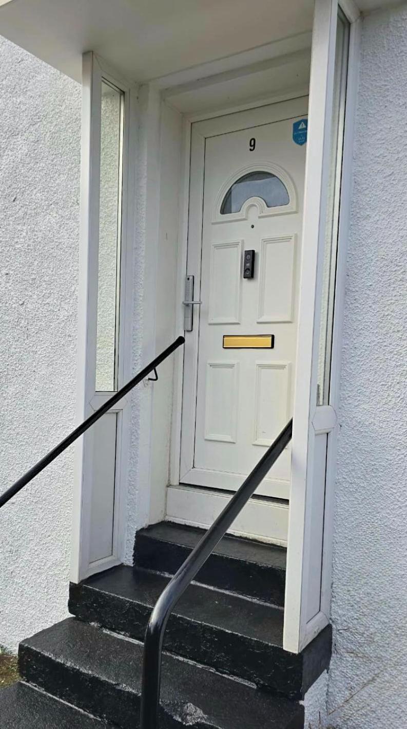 - Beautiful Two Bedroom House In & Free Parking Holiday home Glasgow