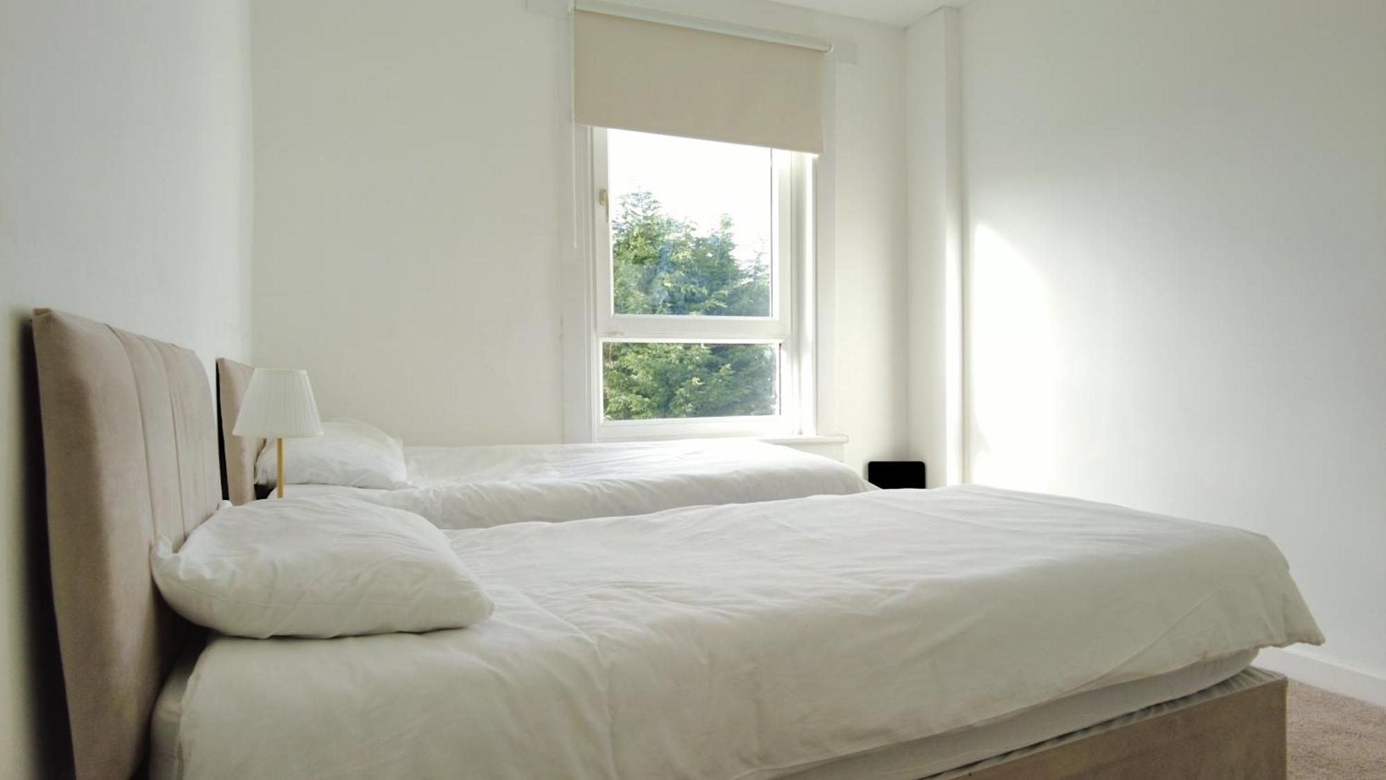 - Beautiful Two Bedroom House In & Free Parking Holiday home Glasgow