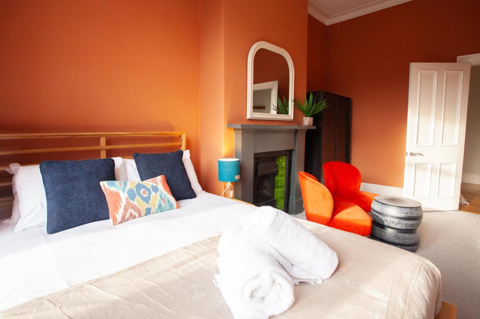 Newly Renovated Flat In Trendy Finnieston Glasgow