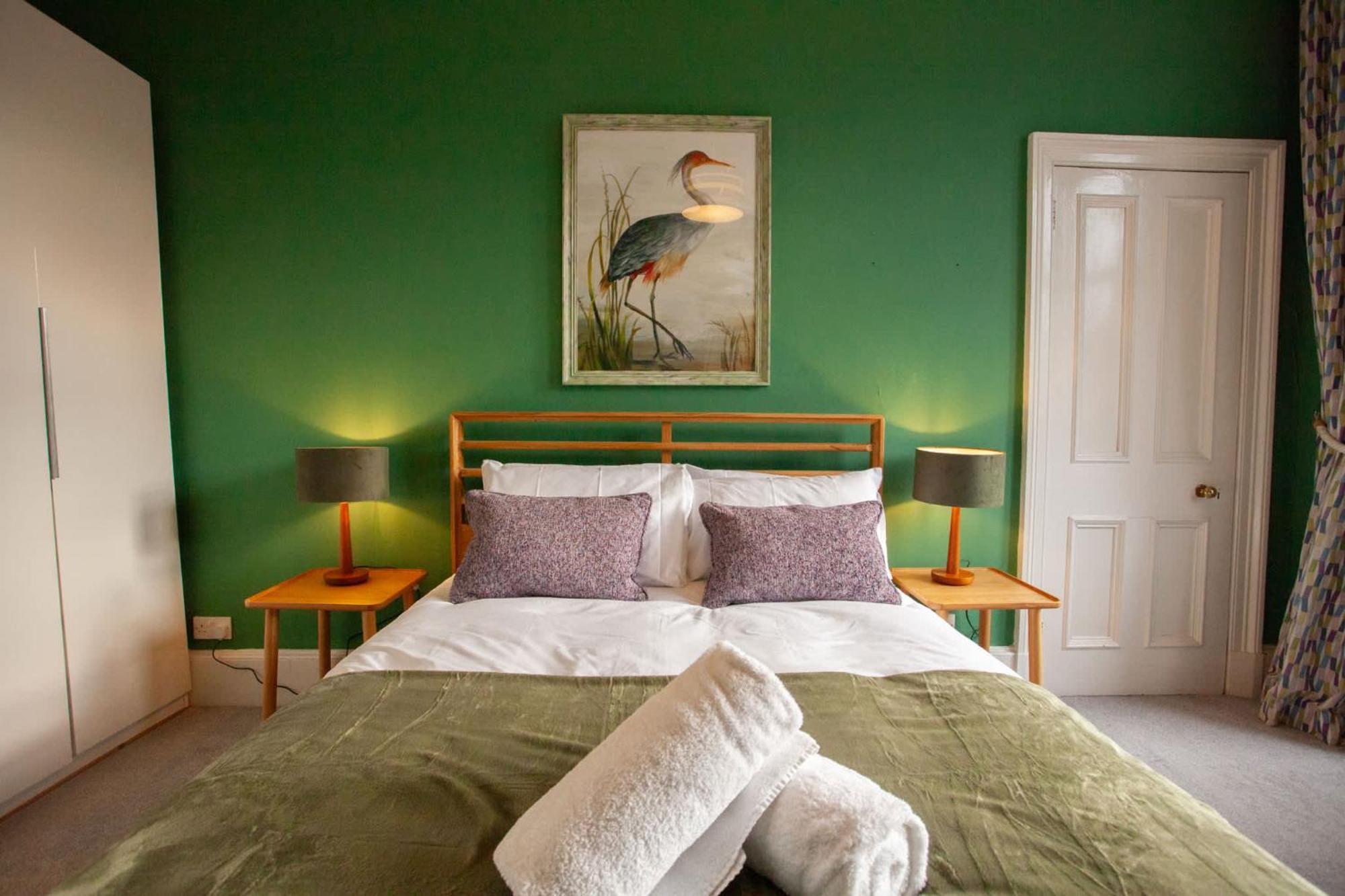 Newly Renovated Flat In Trendy Finnieston * Glasgow