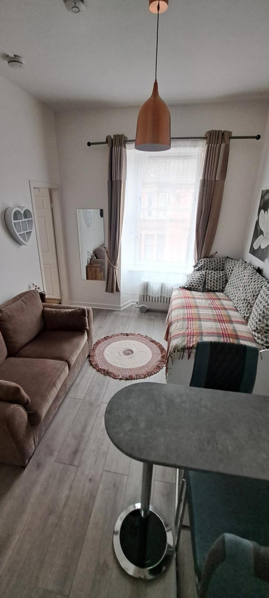 Cozy, Modern Flat In Govan