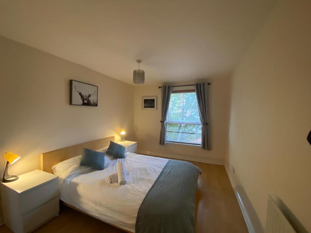 In Heart Of West End- Parking Space- Spacious- Near And Kelvingrove Art Gallery Apartment *