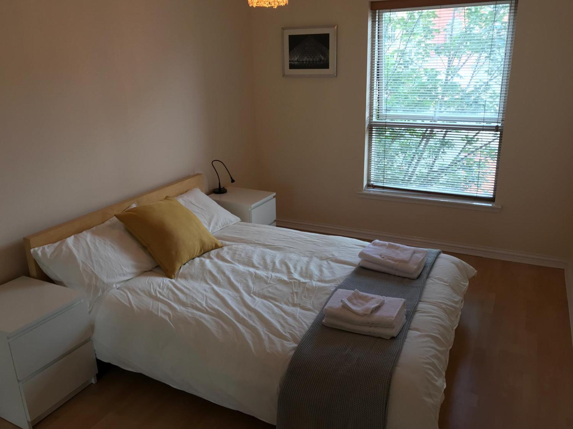 Apartment In Heart Of West End- Parking Space- Spacious- Near And Kelvingrove Art Gallery *