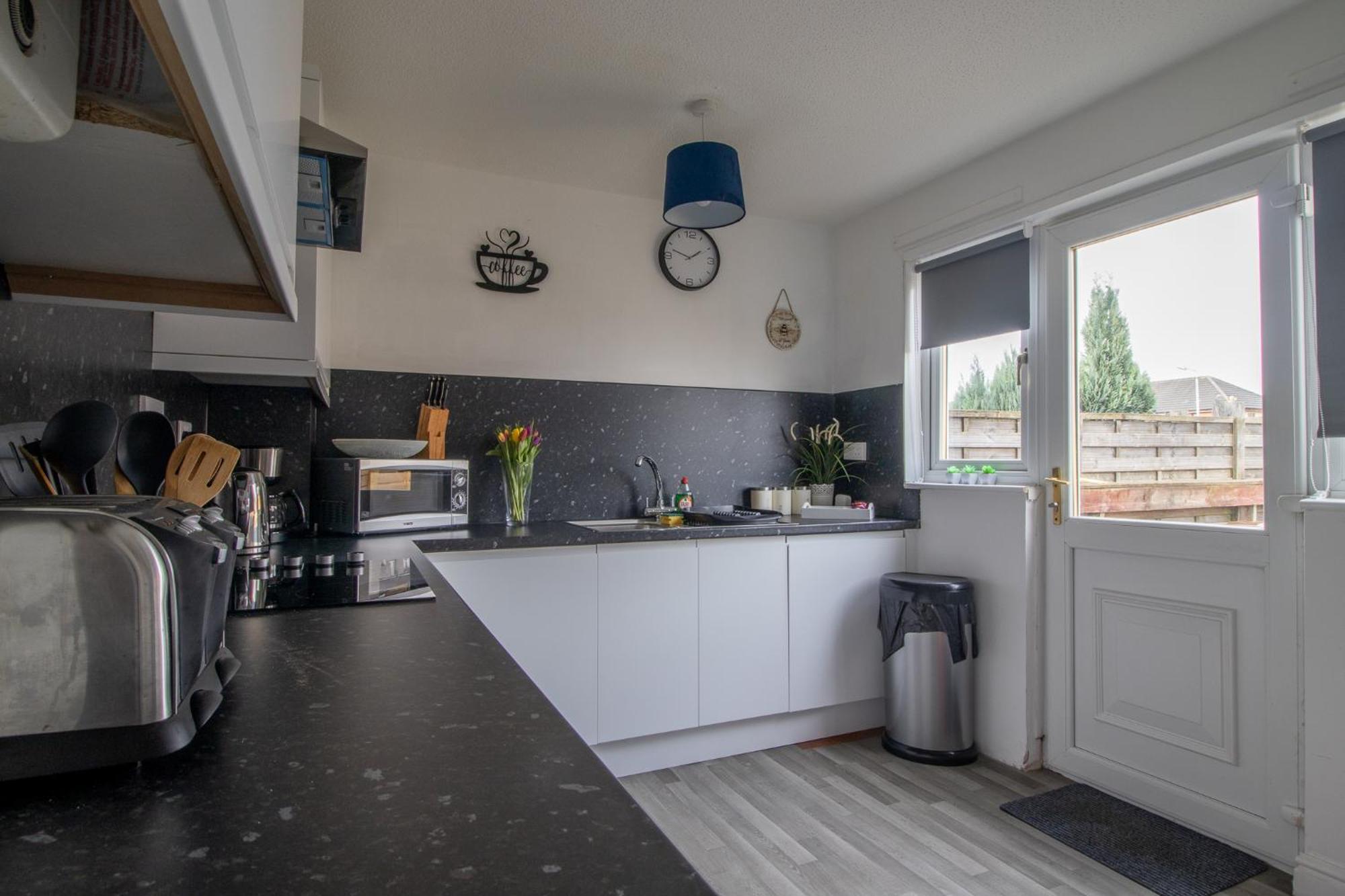 Apartment Glasgow, 2 Bed House With Parking Glasgow