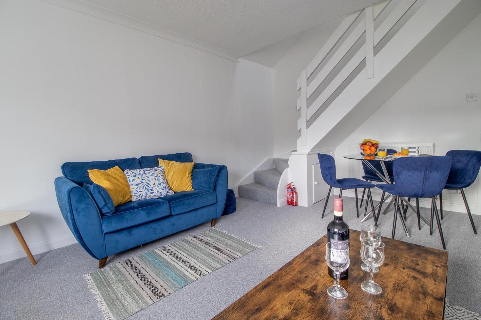 Apartment Glasgow, 2 Bed House With Parking *