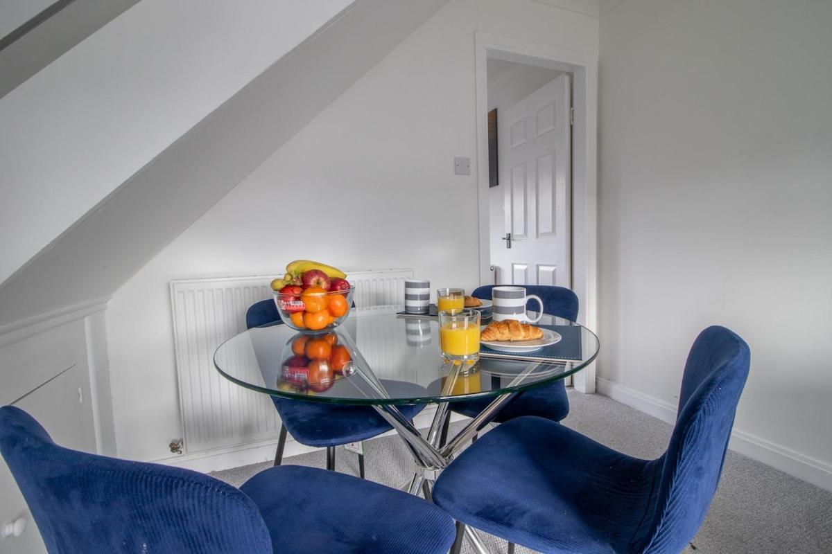 Glasgow, 2 Bed House With Parking Apartment Glasgow