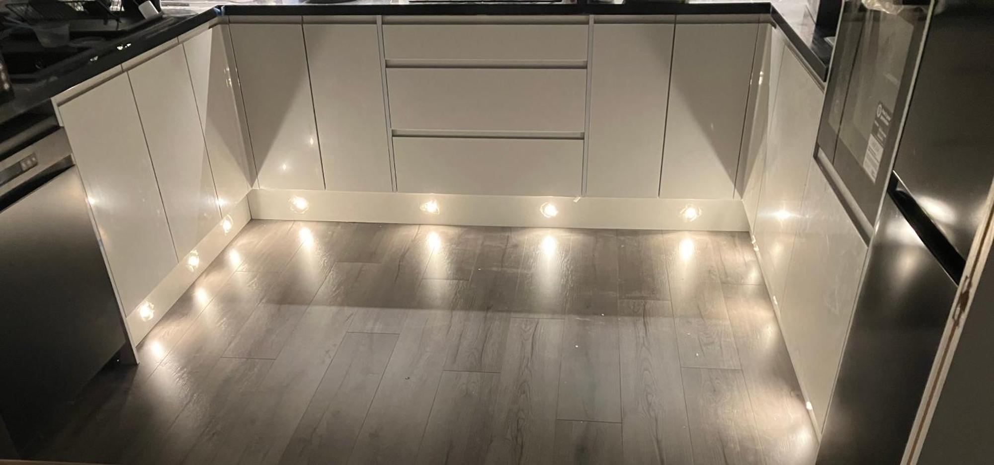Sleek And Stylish 3 Bed West End House Apartment Glasgow
