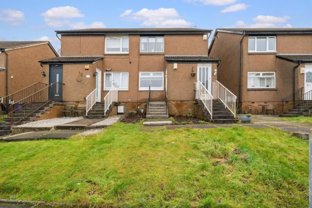 Stylish 2 Bed With Parking Apartment Glasgow