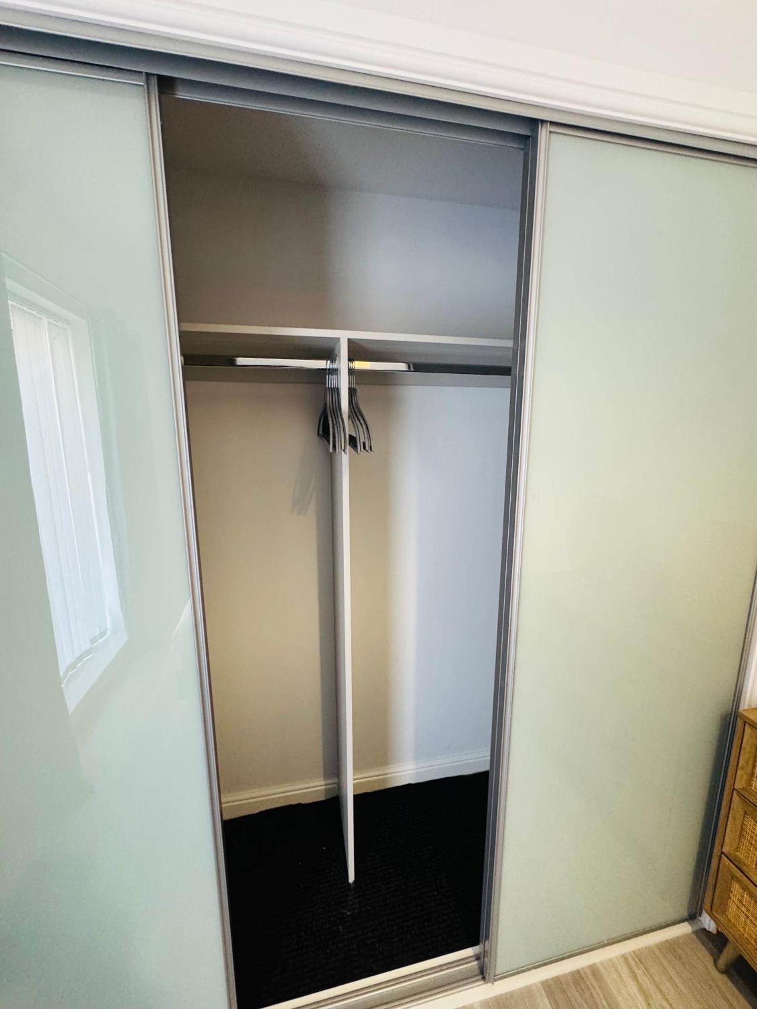 Modern Flat In Free Parking & Wifi Apartment Glasgow