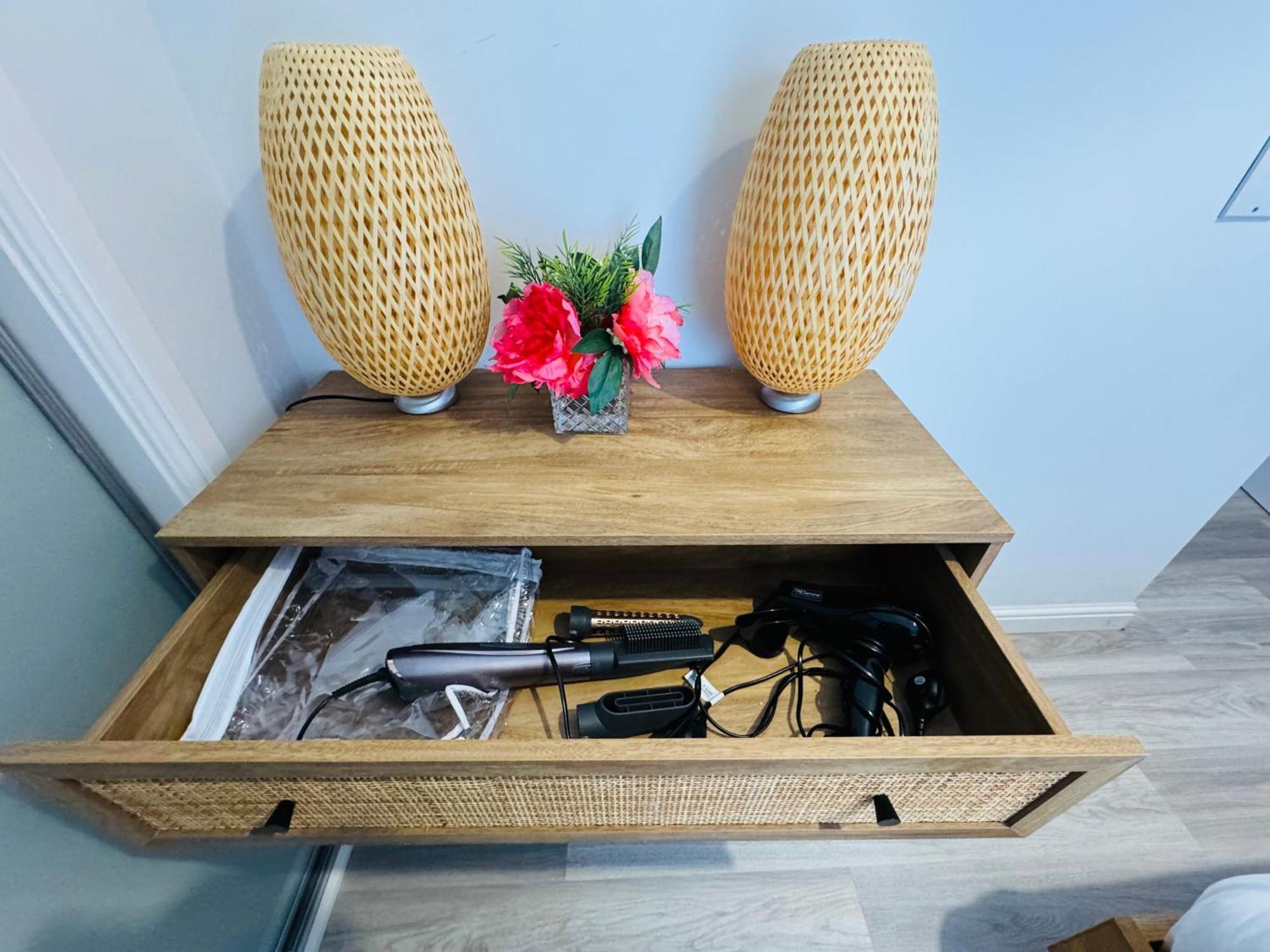 Apartment Modern Flat In Free Parking & Wifi