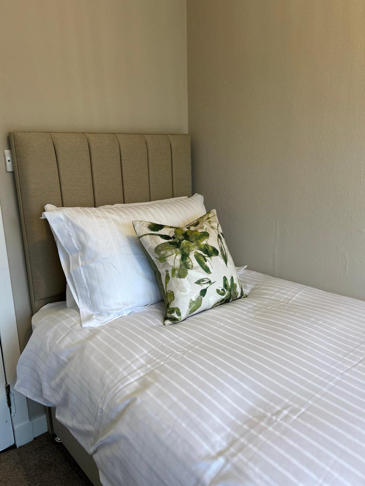 Crookston Hotel Glasgow