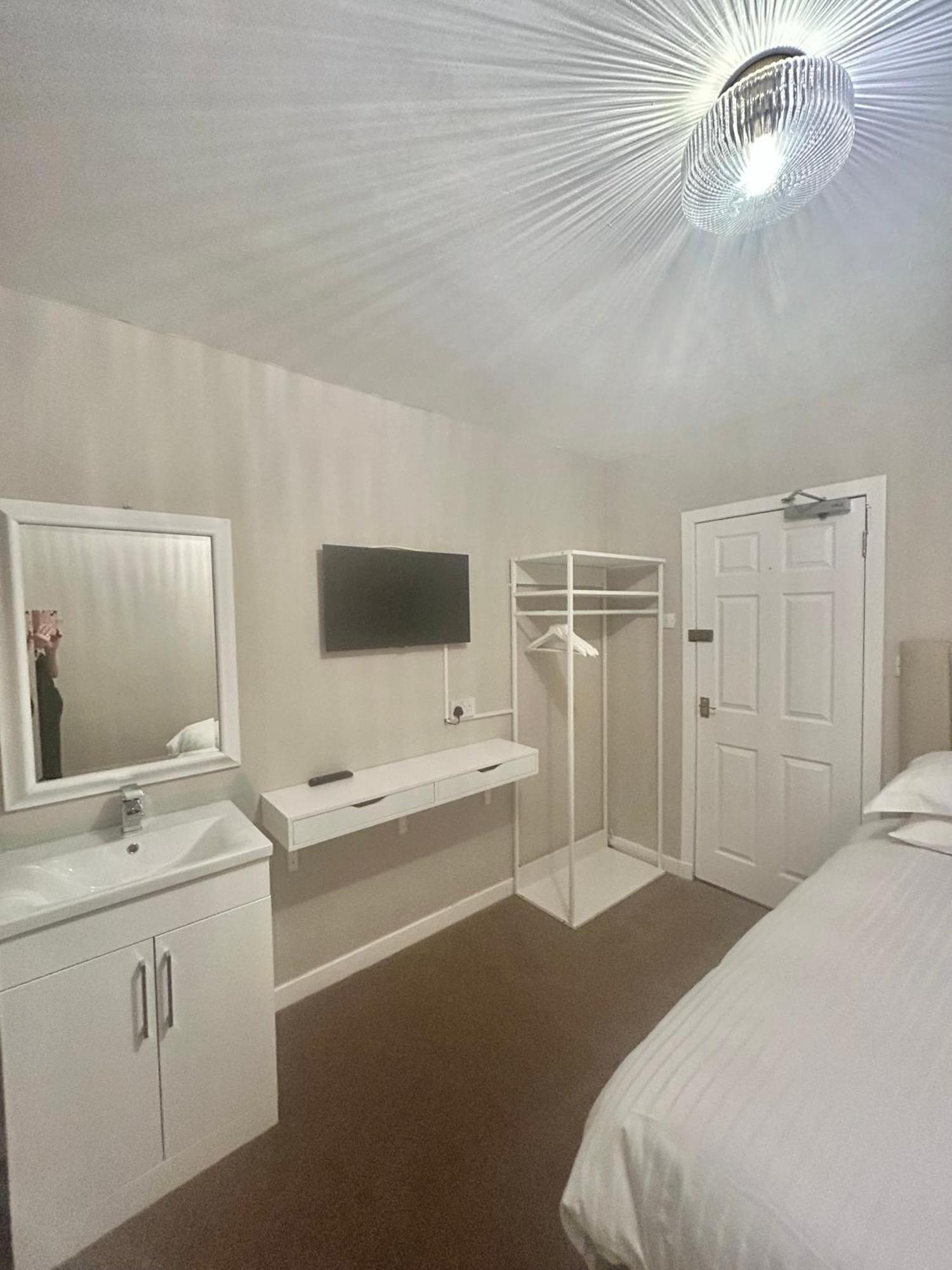 Hotel Crookston Glasgow
