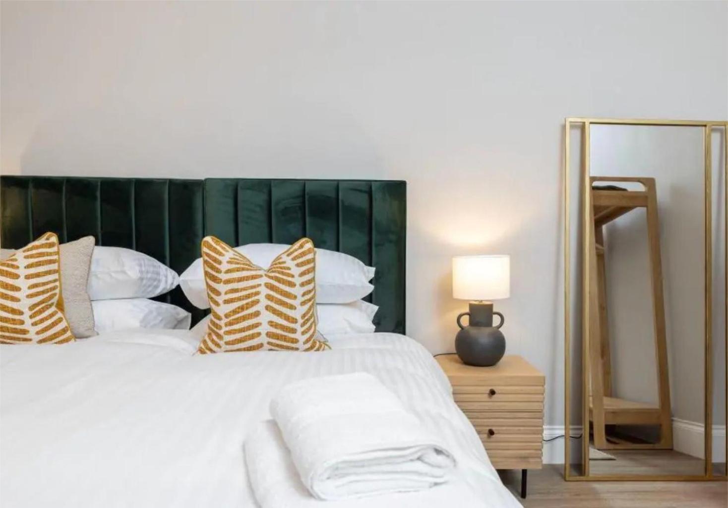 The Sauchie And The Steamie City Centre Luxury Apartments Glasgow