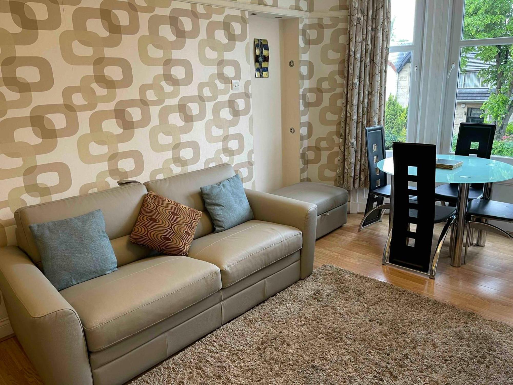 Scotstoun 1 Bed Flat Apartment Glasgow
